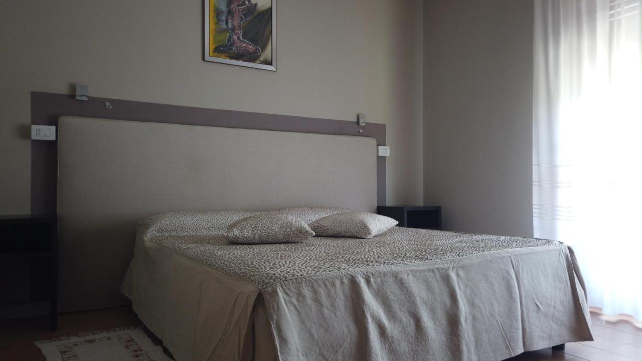 Hotel Cristina ヴェッライエス エクステリア 写真